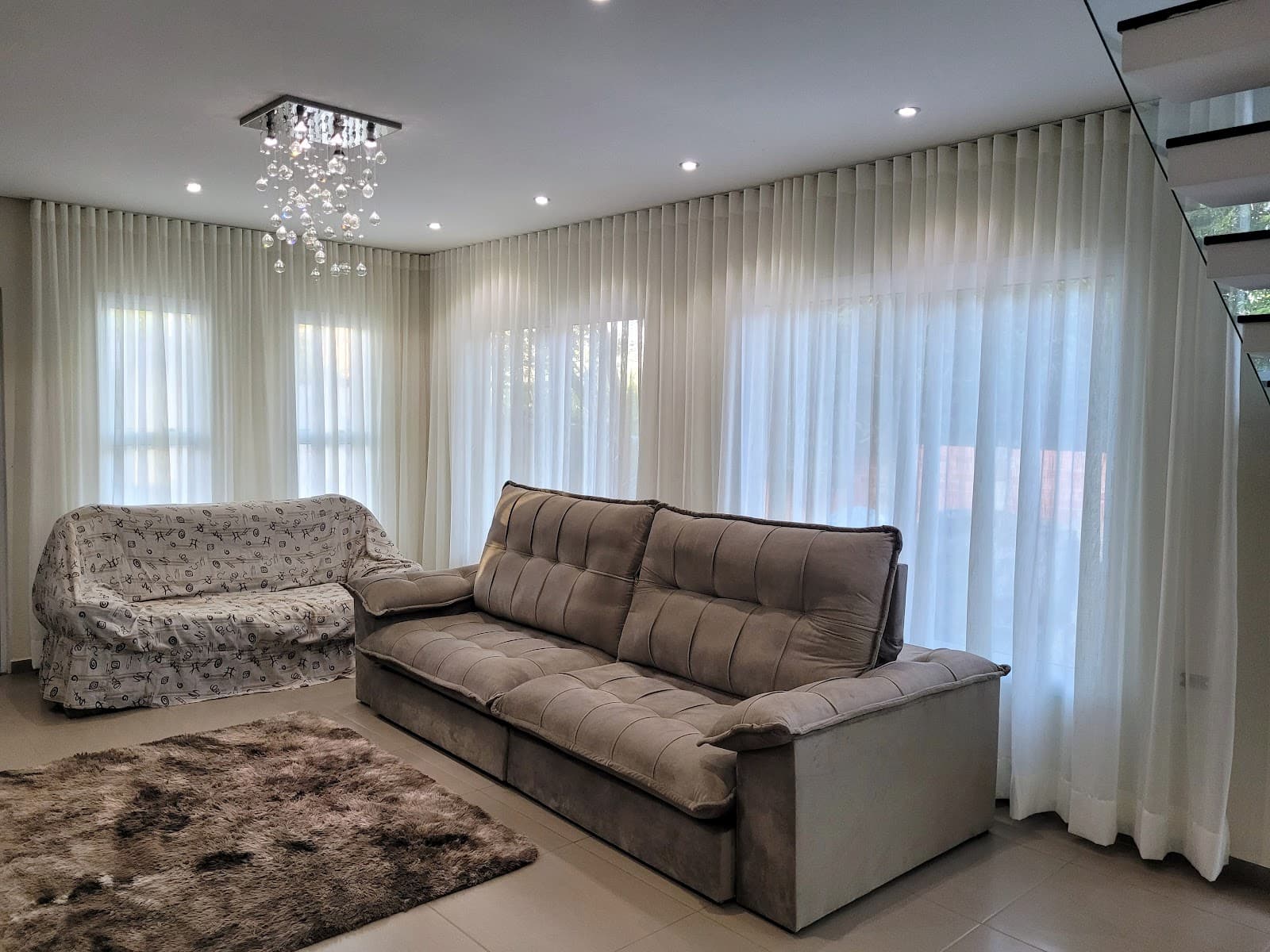Deluxe Cortinas e Persianas - foto 1