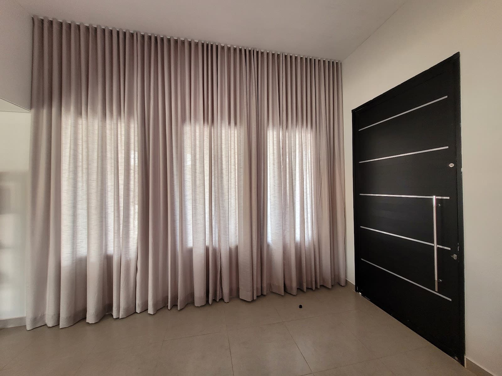 Deluxe Cortinas e Persianas - foto 7