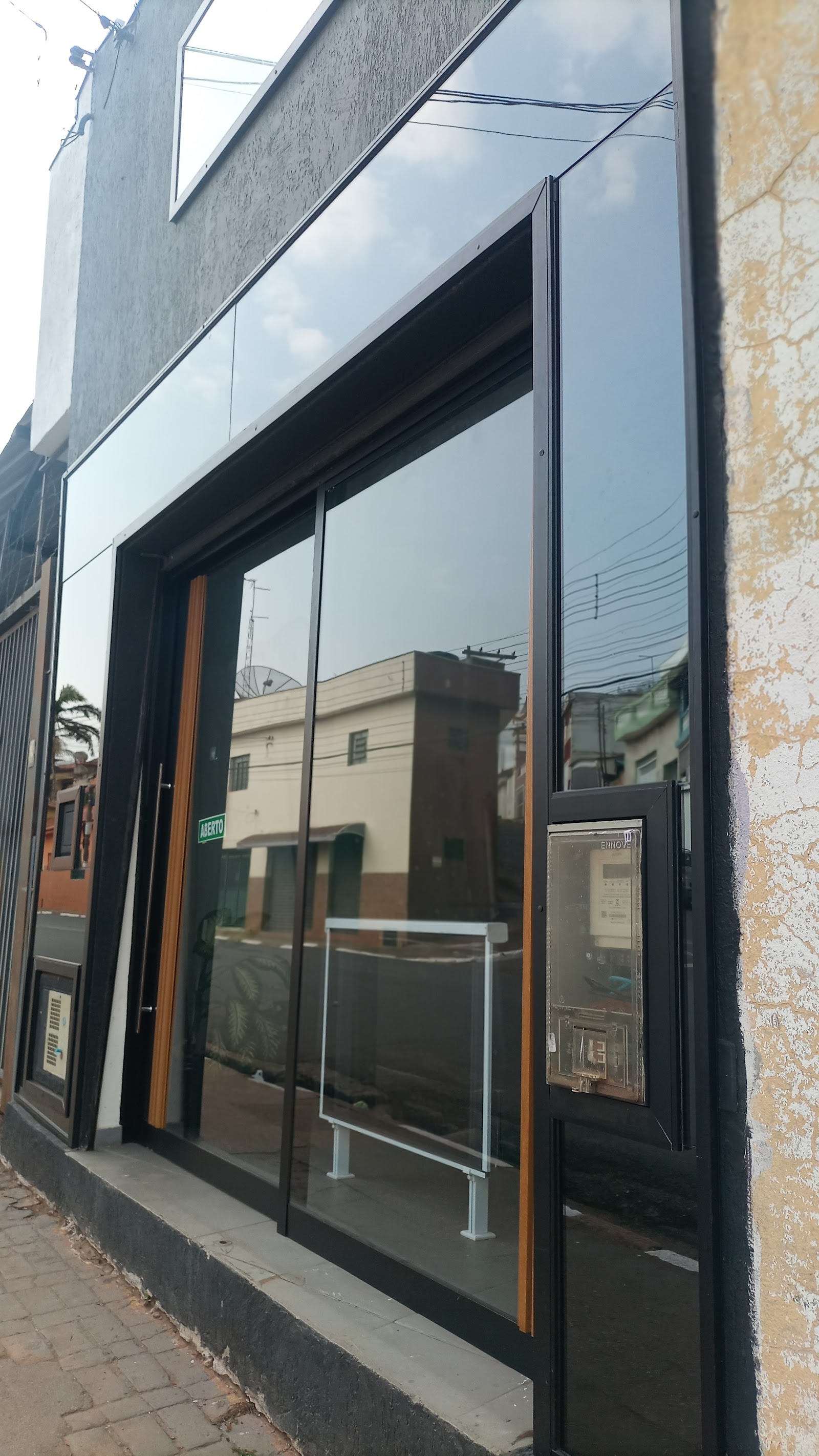 VIDRAÇARIA E ESQUADRIAS DE ALUMÍNIO LOPES