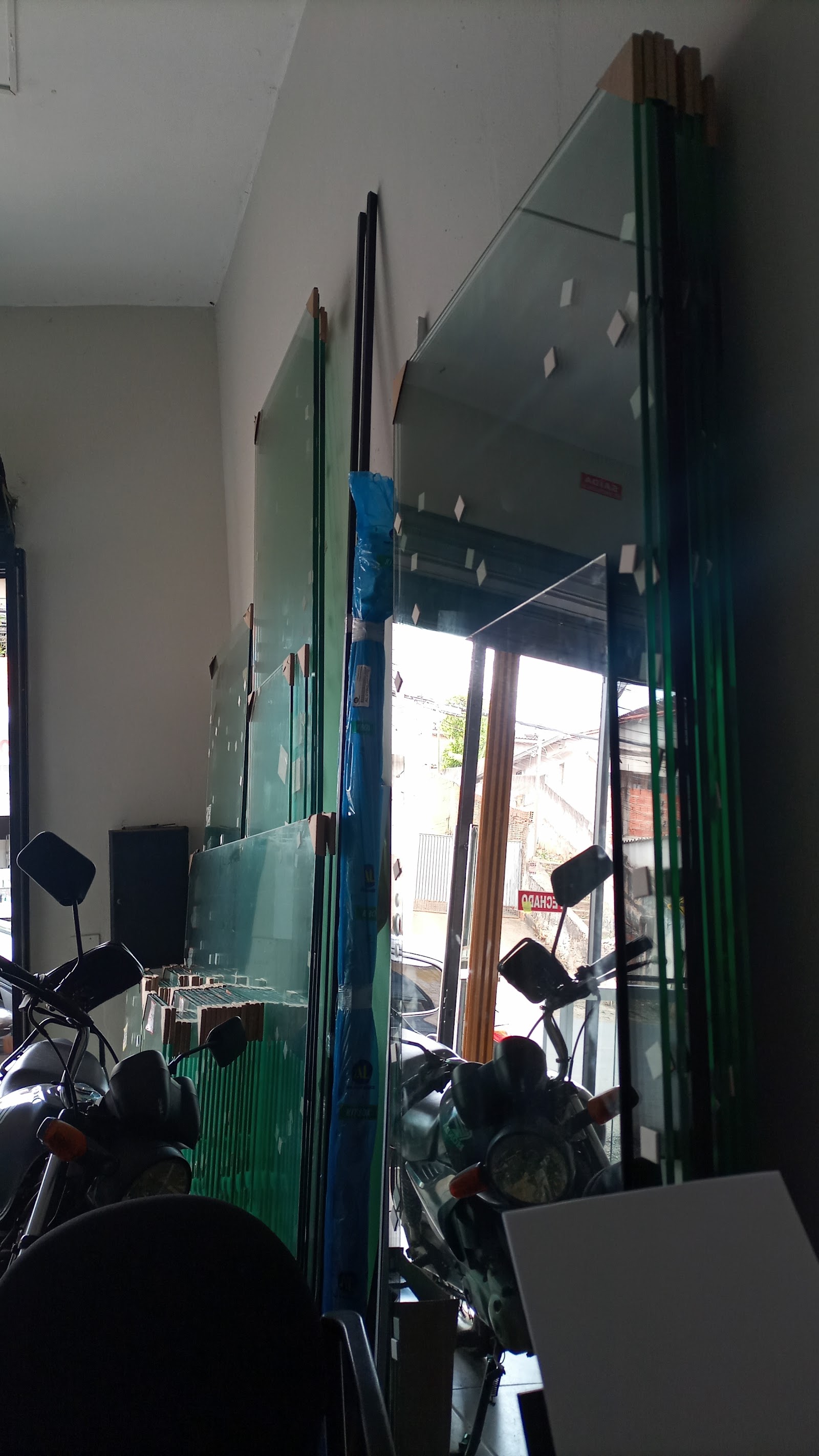 VIDRAÇARIA E ESQUADRIAS DE ALUMÍNIO LOPES - foto 4